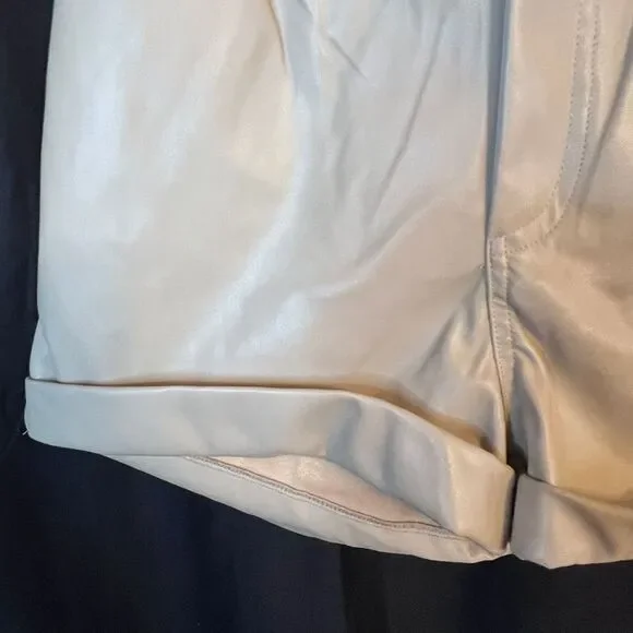 superdown kenzie faux leather short beige nude color Size Small paperbag waist - Picture 4 of 11